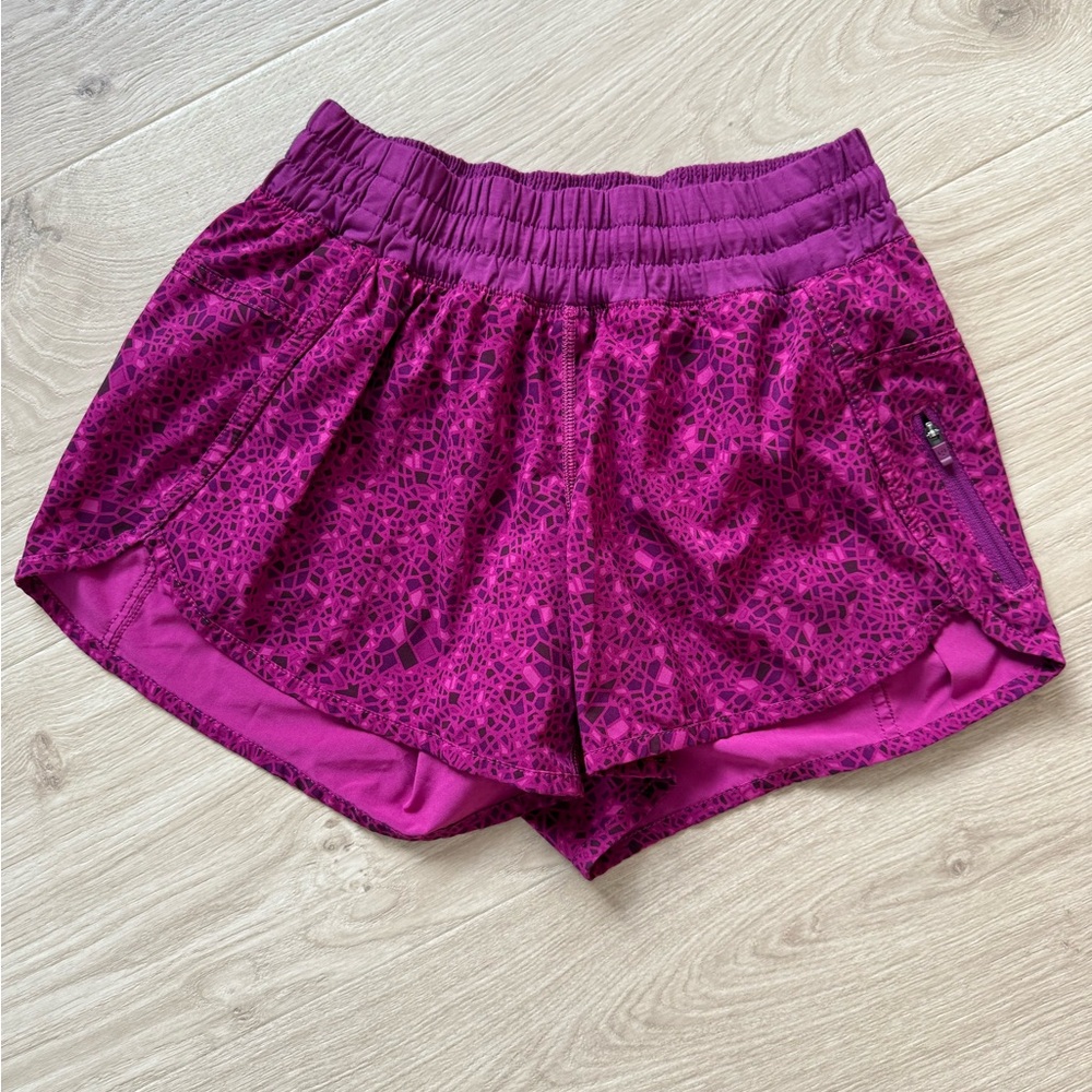 Lululemon Tracker Shorts Ill Paradise,
Geo Regal Plum Hotty Speed Size 6